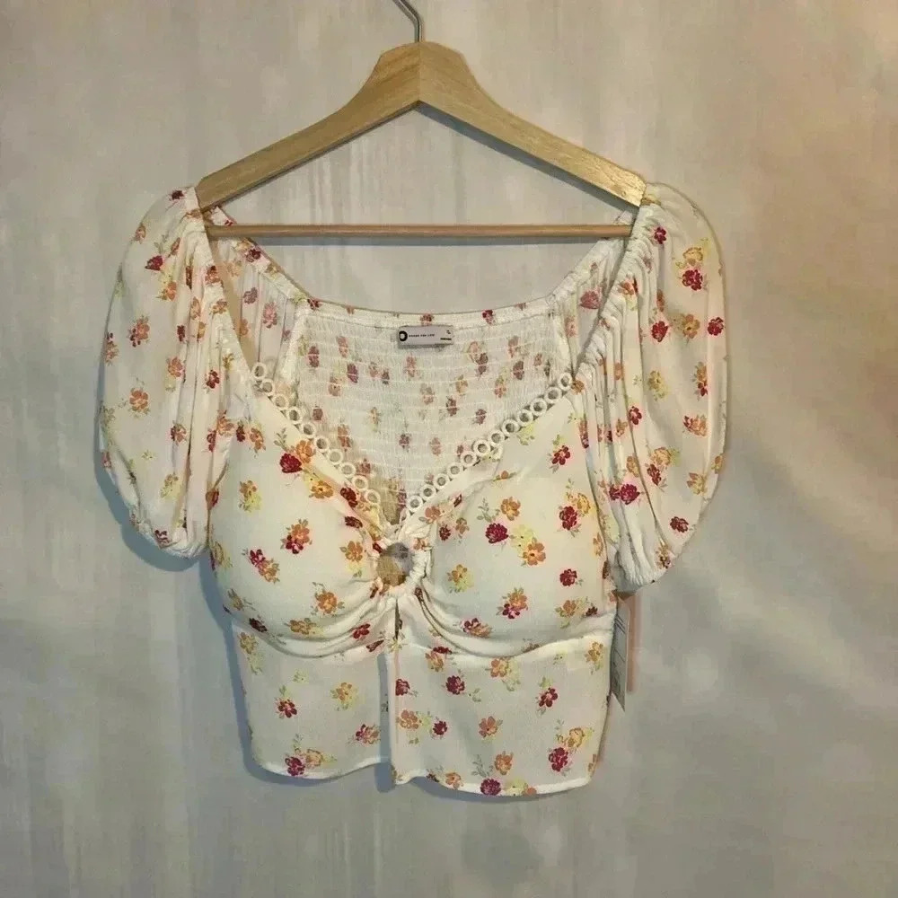 SO crop‎ top